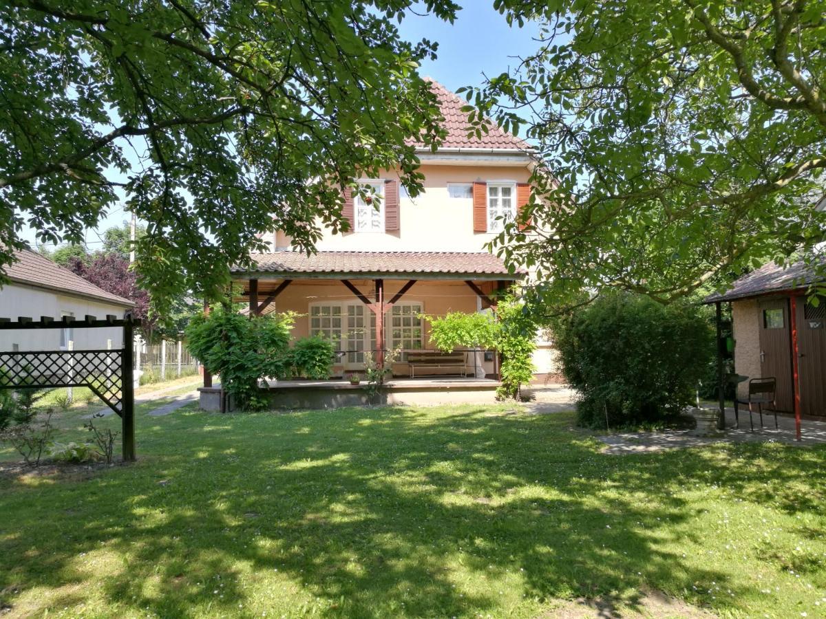 Holiday House Retro Szántód 外观 照片